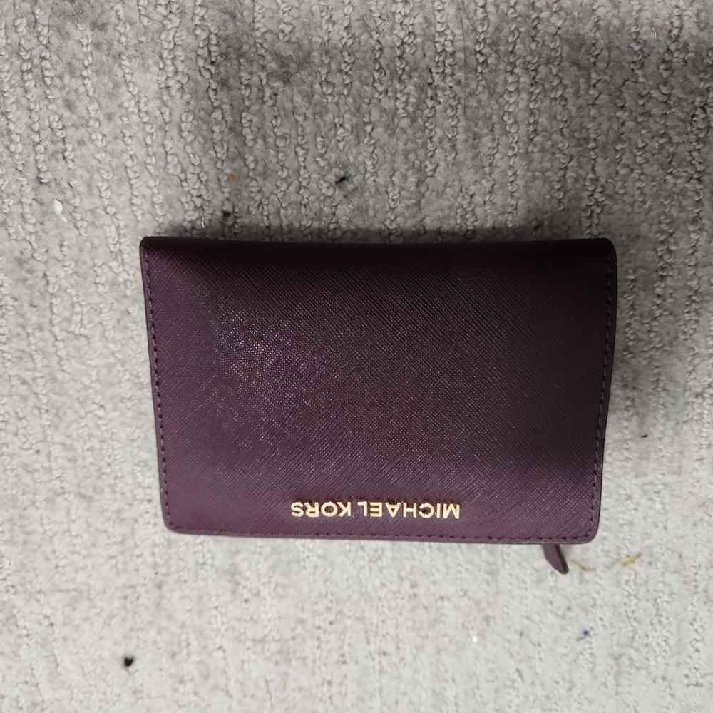 Michael kors wallet
